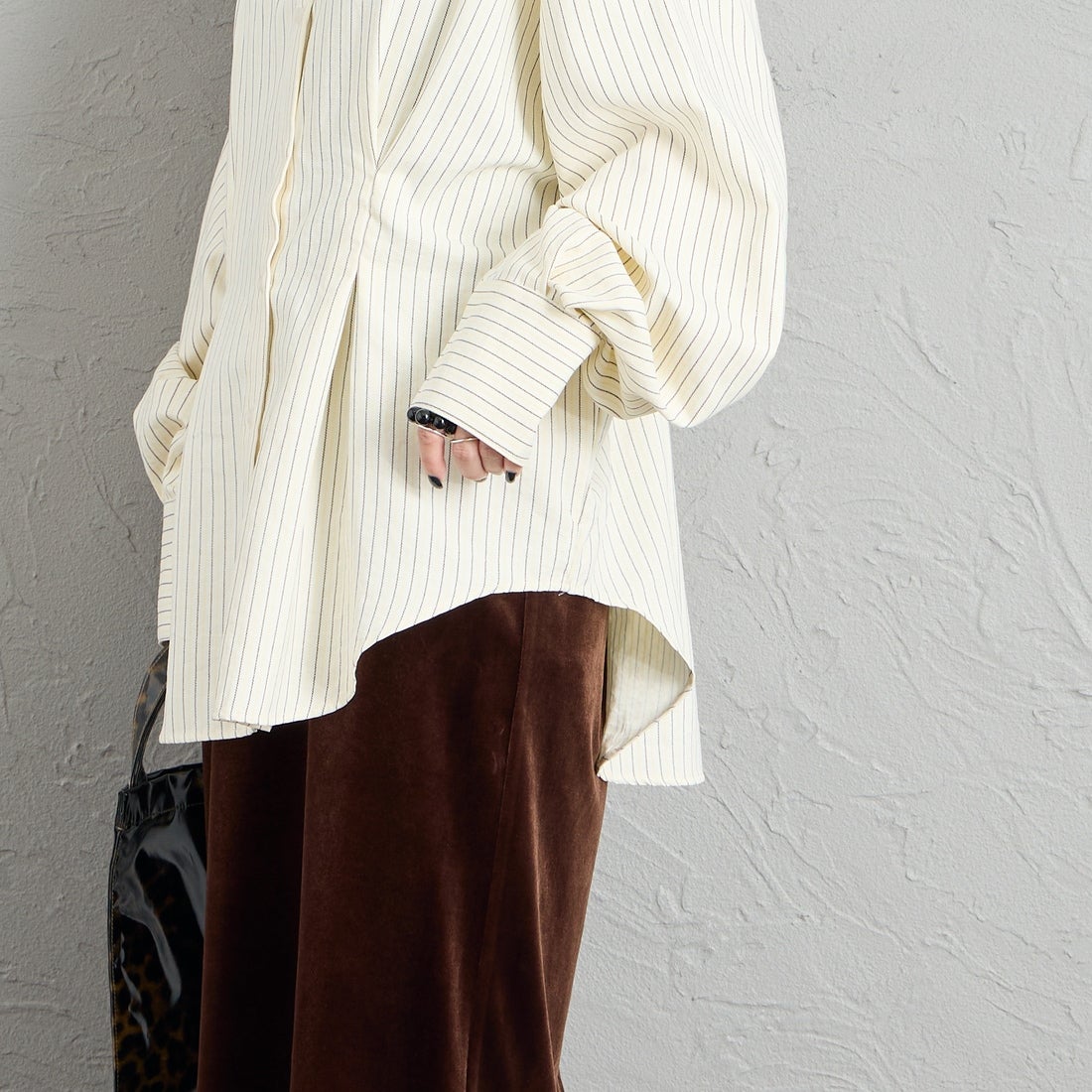 nenom [ネノム] ストライプ柄 ウエストタックシャツ [NE26332007] 02 OFF &&モデル身長：150cm 着用サイズ：F&&