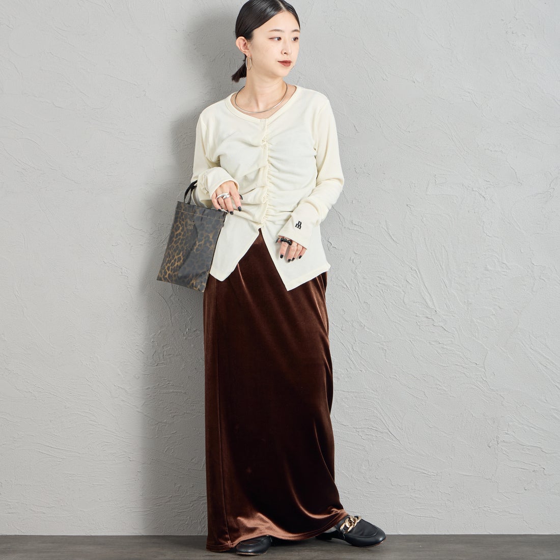 nenom [ネノム] タックギャザーカーディガン [NE26322025] 21 IVORY &&モデル身長：150cm 着用サイズ：F&&