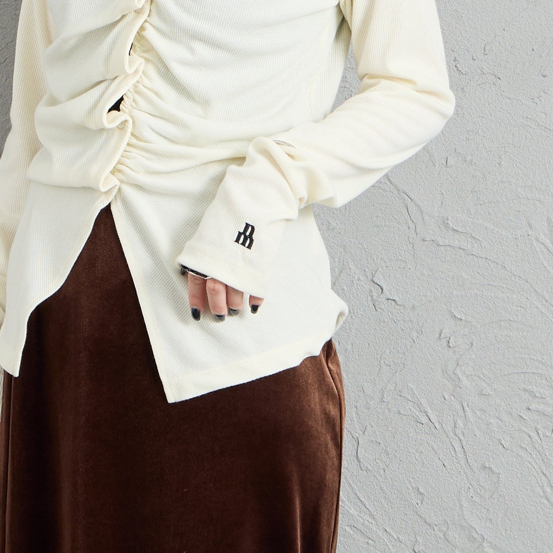 nenom [ネノム] タックギャザーカーディガン [NE26322025] 21 IVORY &&モデル身長：150cm 着用サイズ：F&&