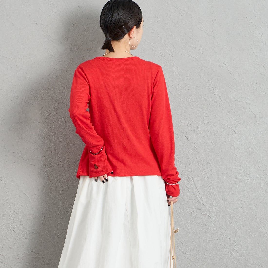 nenom [ネノム] タックギャザーカーディガン [NE26322025] 46 RED &&モデル身長：150cm 着用サイズ：F&&