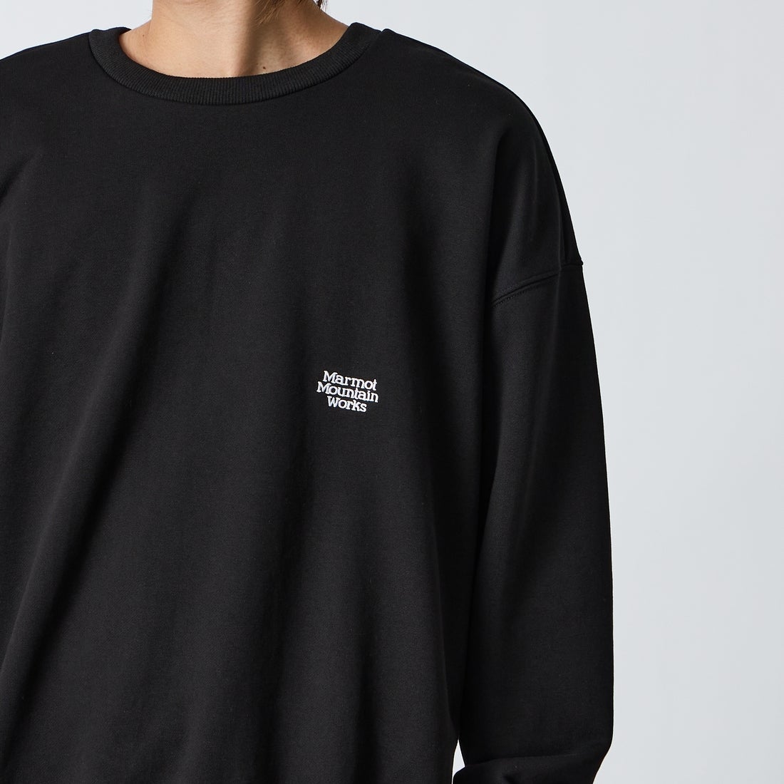 Marmot [マーモット] 別注 バーティカルロゴ バックプリントスウェット [MTFW26USW370IN-JF] BLACK