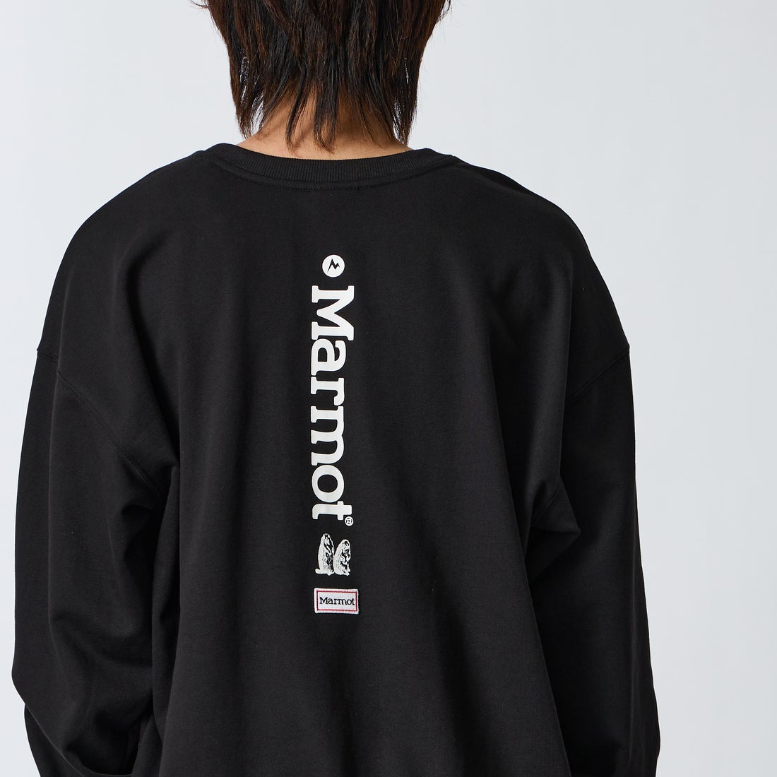 Marmot [マーモット] 別注 バーティカルロゴ バックプリントスウェット [MTFW26USW370IN-JF] BLACK