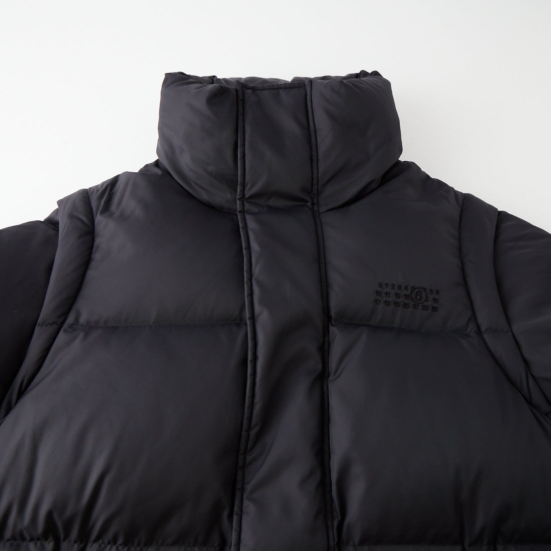 MM6 Maison Margiela [エムエムシックス メゾン マルジェラ] ナイロンパファージャケット [S52AM0370-M36018] 900 BLACK