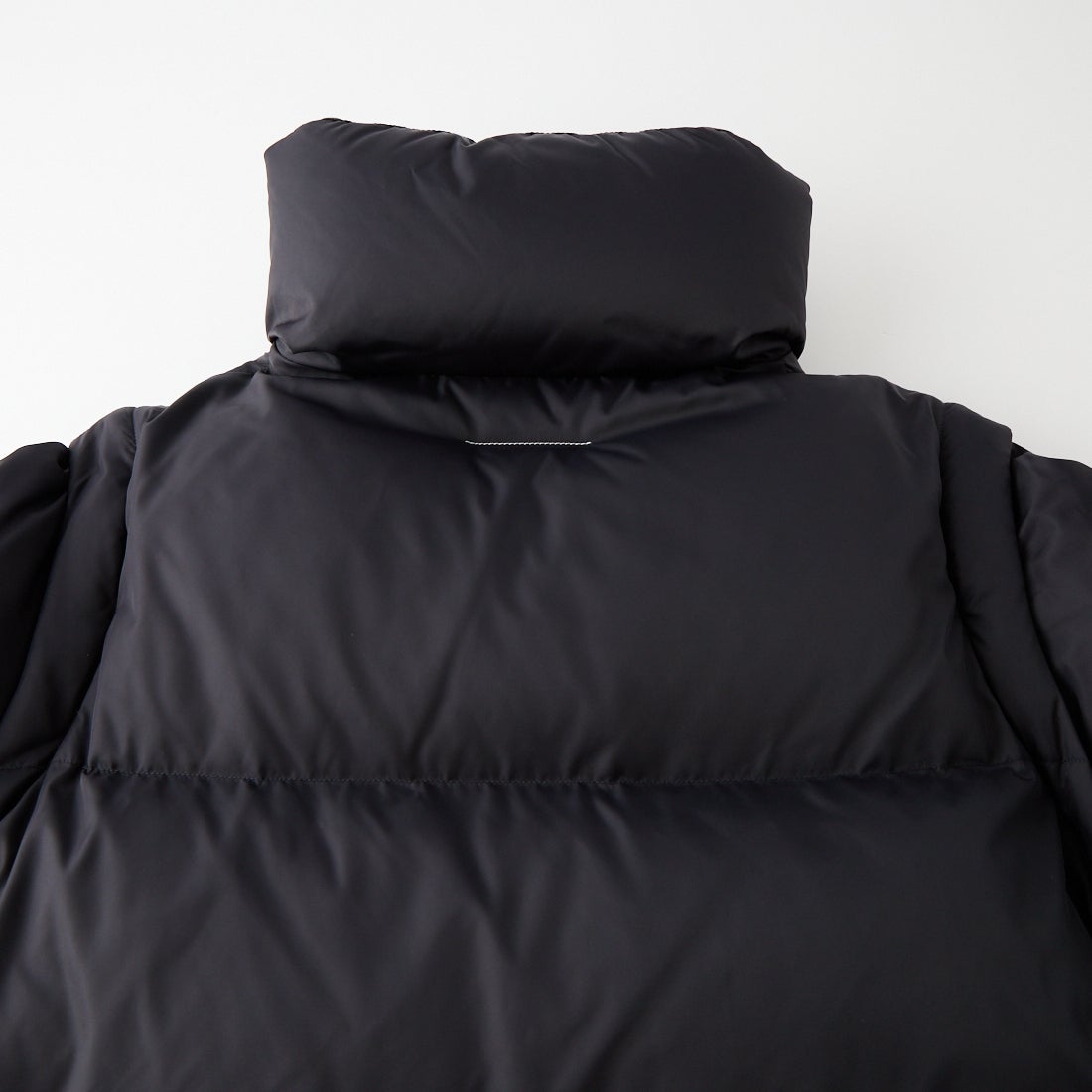 MM6 Maison Margiela [エムエムシックス メゾン マルジェラ] ナイロンパファージャケット [S52AM0370-M36018] 900 BLACK