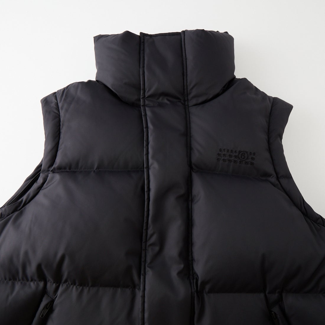 MM6 Maison Margiela [エムエムシックス メゾン マルジェラ] ナイロンパファージャケット [S52AM0370-M36018] 900 BLACK