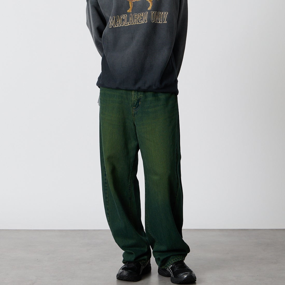 LIBERTO [リベルト] ASHEVILLE カーブデニムパンツ [FL2512] 120 D.GREE &&モデル身長：175cm 着用サイズ：30&&