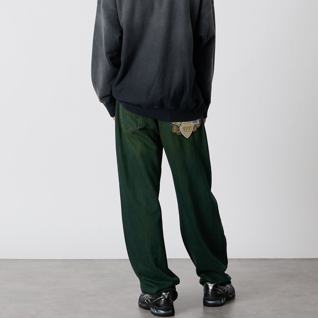LIBERTO [リベルト] ASHEVILLE カーブデニムパンツ [FL2512] 120 D.GREE &&モデル身長：175cm 着用サイズ：30&&
