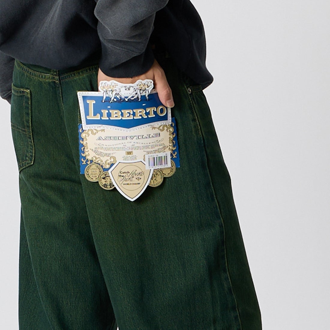 LIBERTO [リベルト] ASHEVILLE カーブデニムパンツ [FL2512] 120 D.GREE &&モデル身長：175cm 着用サイズ：30&&