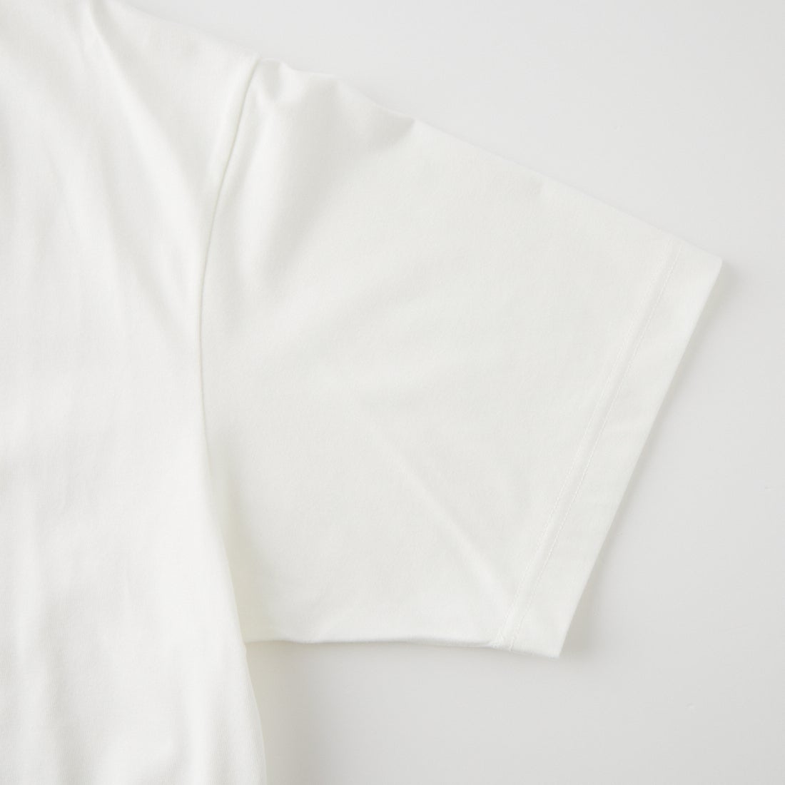 and wander [アンドワンダー] Greykjavik ショートスリーブTシャツ snow by Siggi Odds [5746284105] WHITE
