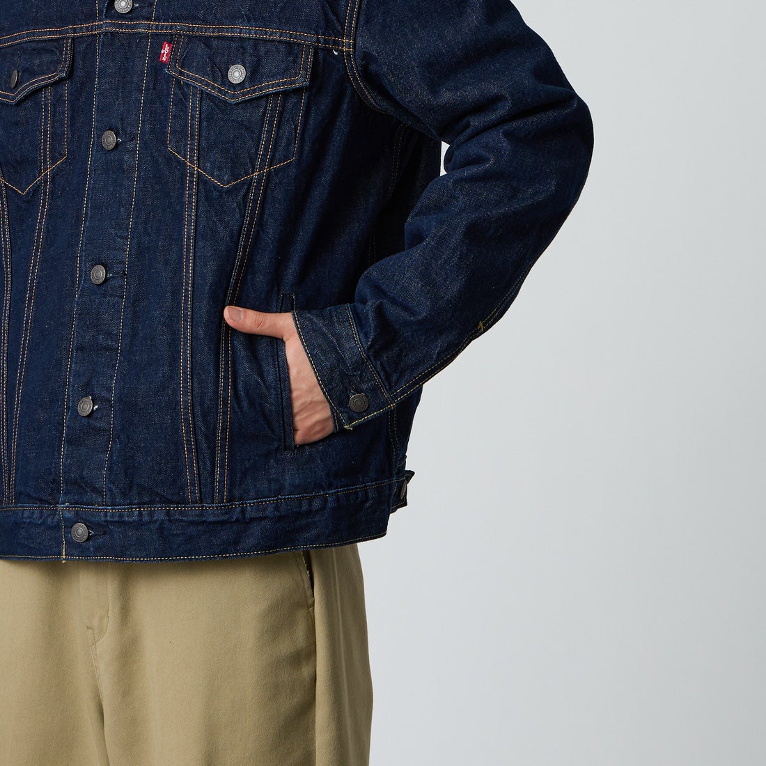LEVI'S [リーバイス] TYPE3 トラッカージャケット [72334-07] 91 WASH IT &&モデル身長：177cm 着用サイズ：L&&