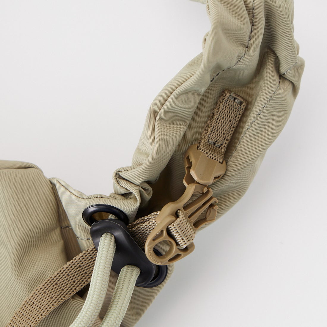 F CE. [エフシーイー] テクスチャード ツイル ボディー バッグ [FT36262B0007] BEIGE