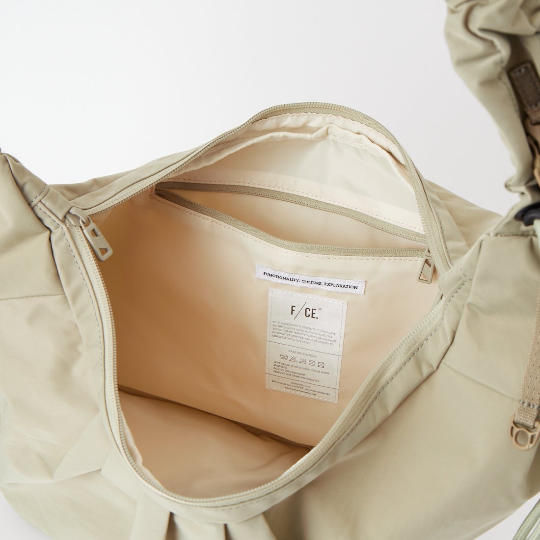 F CE. [エフシーイー] テクスチャード ツイル ボディー バッグ [FT36262B0007] BEIGE
