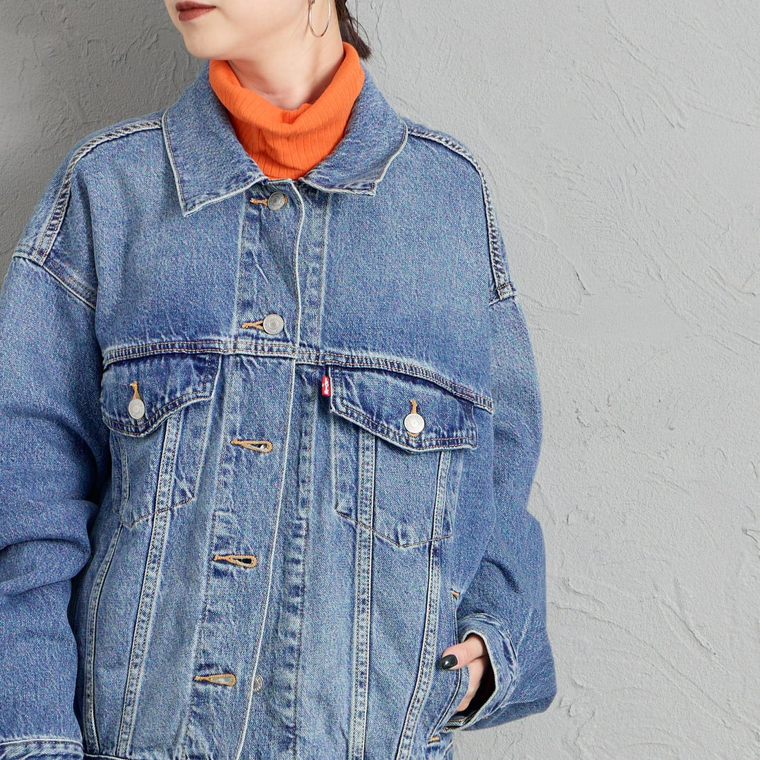 LEVI'S [リーバイス] 90S トラッカージャケット [A1743-01] 76 CHOP CH &&モデル身長：150cm 着用サイズ：S&&