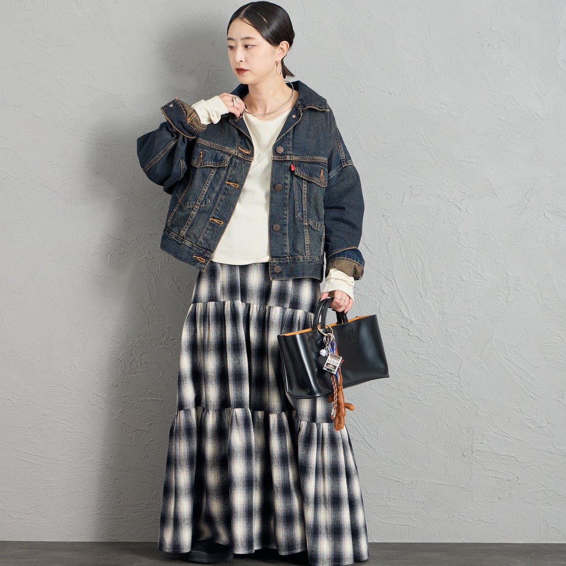 LEVI'S [リーバイス] ルーズクロップド トラッカージャケット [0089L-00] 07 HIGH VI &&モデル身長：150cm 着用サイズ：S&&