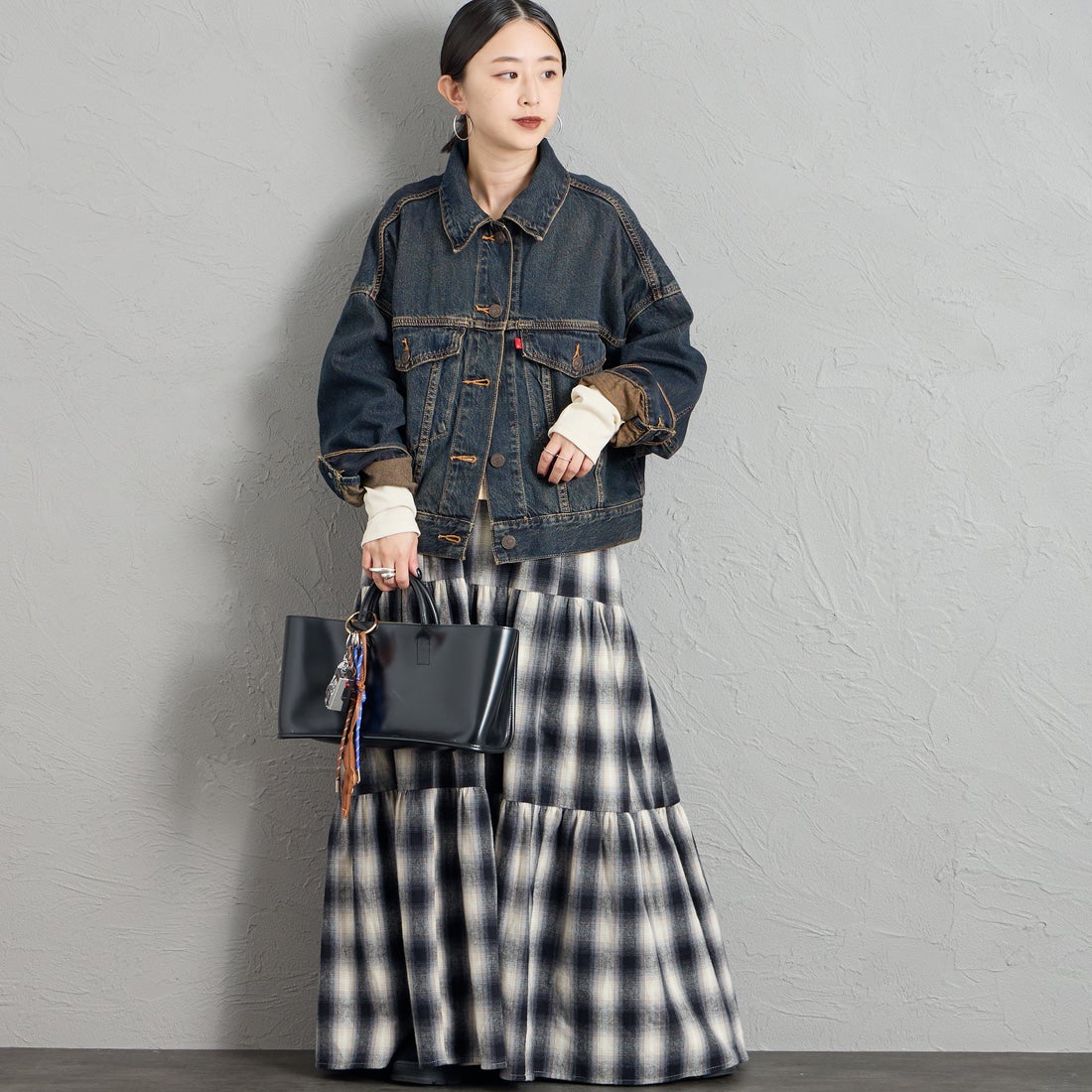 LEVI'S [リーバイス] ルーズクロップド トラッカージャケット [0089L-00] 07 HIGH VI &&モデル身長：150cm 着用サイズ：S&&