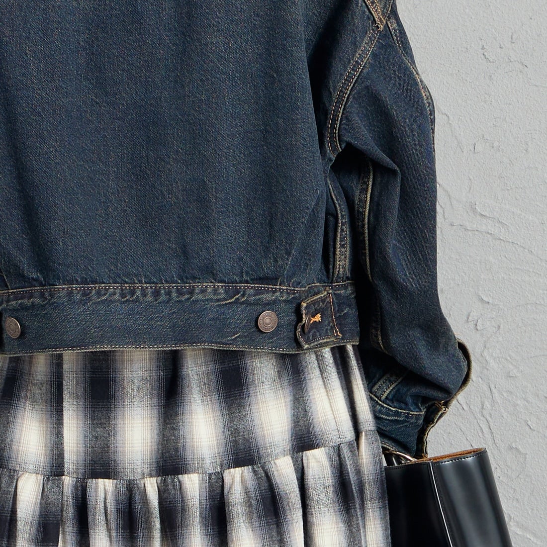 LEVI'S [リーバイス] ルーズクロップド トラッカージャケット [0089L-00] 07 HIGH VI &&モデル身長：150cm 着用サイズ：S&&