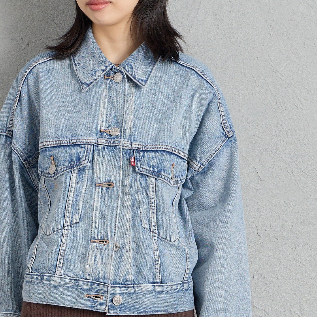 LEVI'S [リーバイス] ルーズクロップド トラッカージャケット [0089L-00] 04 SUNNY S &&モデル身長：162cm 着用サイズ：S&&