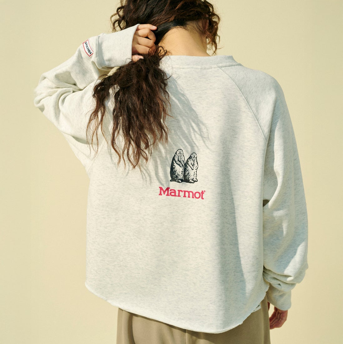 Marmot [マーモット] 別注 ロゴプリント カットオフスウェット [MTFW26WSW374IN-JF] ASH GRAY