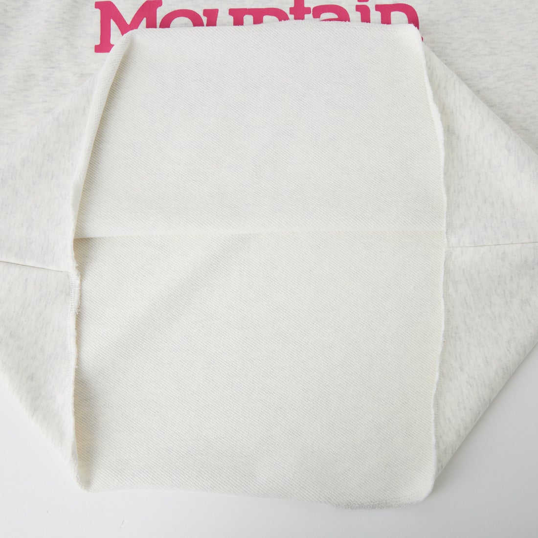 Marmot [マーモット] 別注 ロゴプリント カットオフスウェット [MTFW26WSW374IN-JF] ASH GRAY