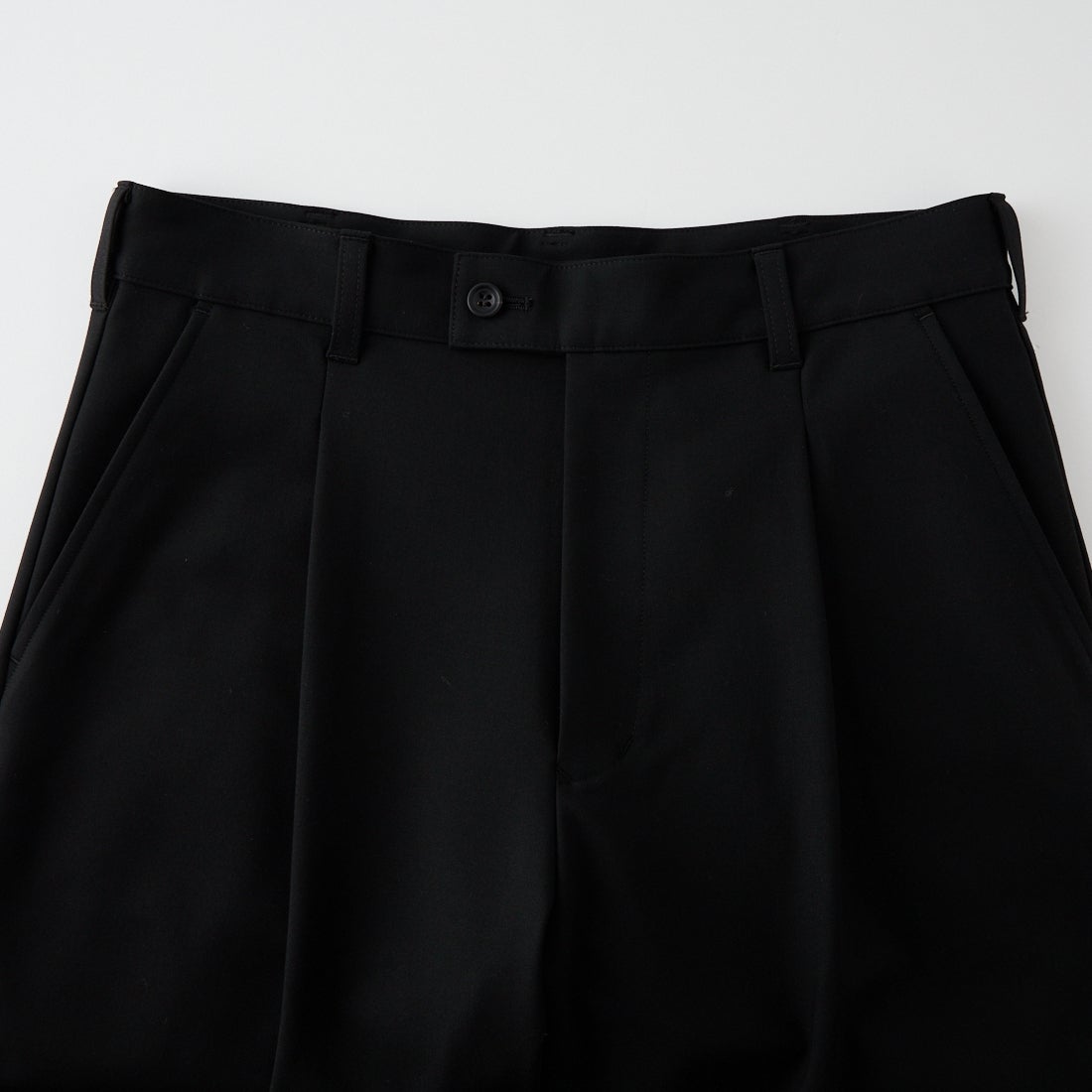 White Mountaineering [ホワイトマウンテニアリング] ストレッチ カーブパンツ [WM2673406] BLACK