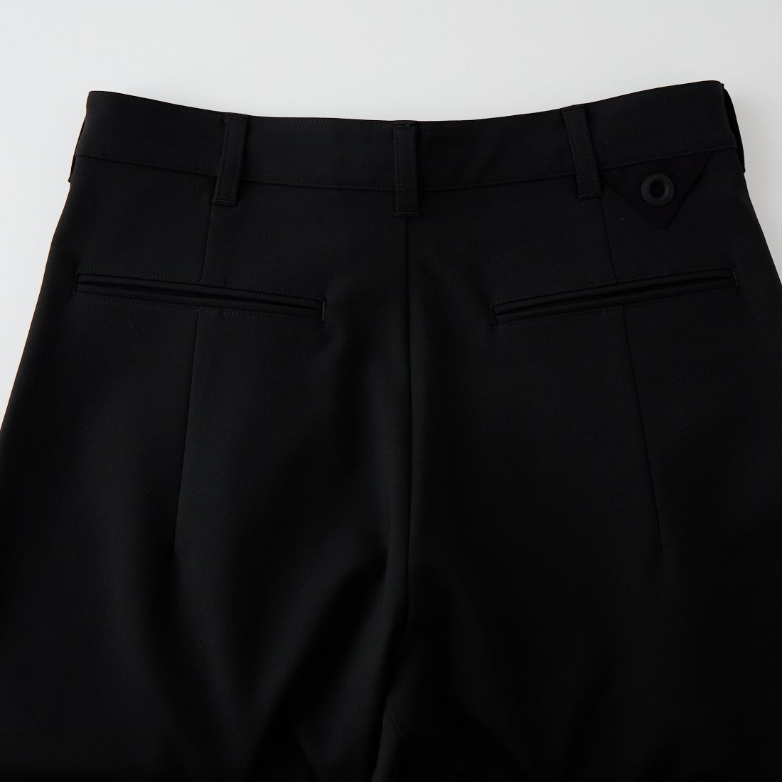 White Mountaineering [ホワイトマウンテニアリング] ストレッチ カーブパンツ [WM2673406] BLACK
