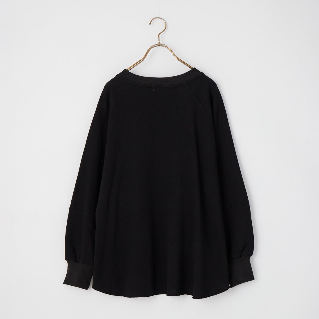 TenuE [テニュイ] スキッパーカラー スウェットプルオーバー [26040213] BLACK