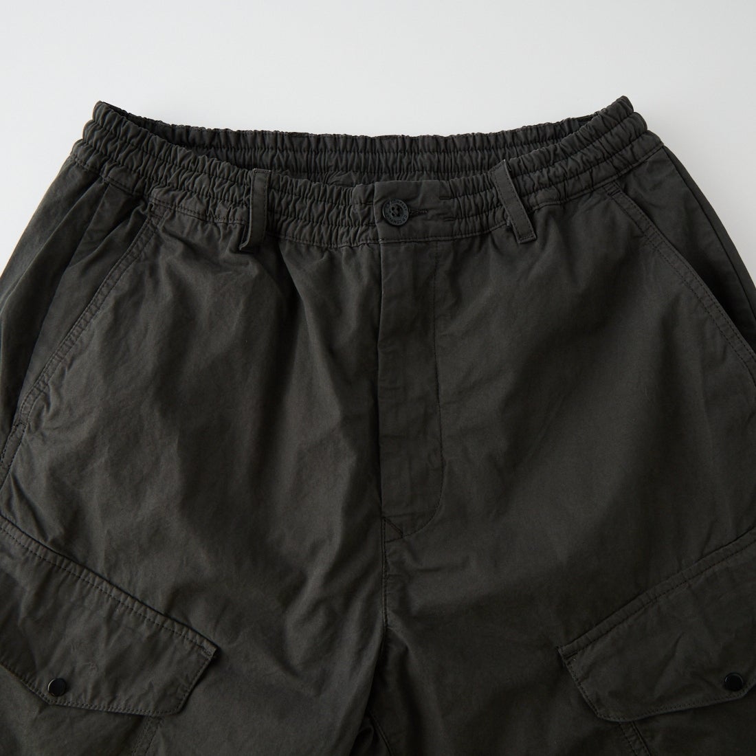 C.P.COMPANY [シーピーカンパニー] マイクロレップス ボクシー レンズカーゴパンツ [21CMPA116A] 985 RAVEN
