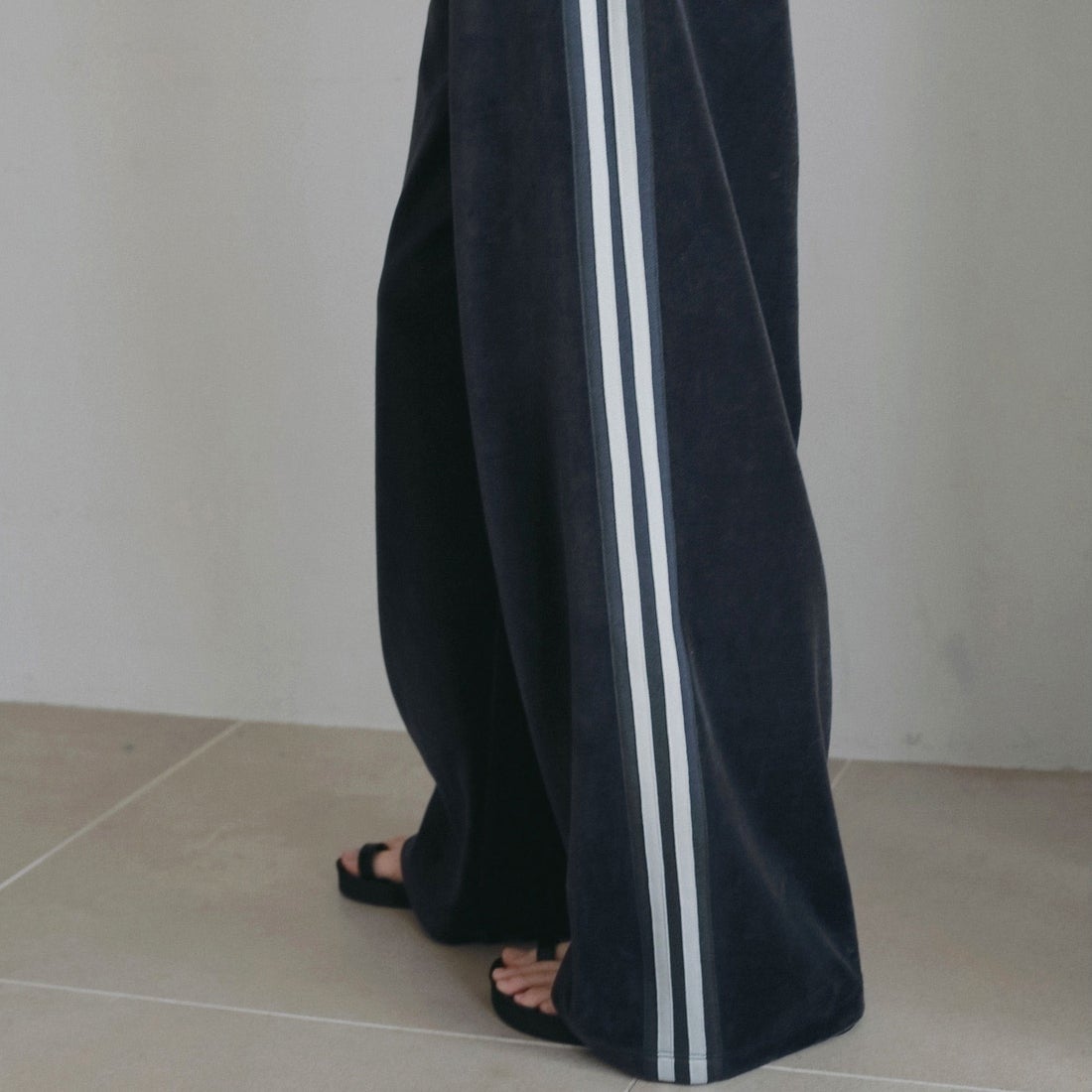 anuke [アンヌーク] ベロアタックパンツ [62620704] C/GRY