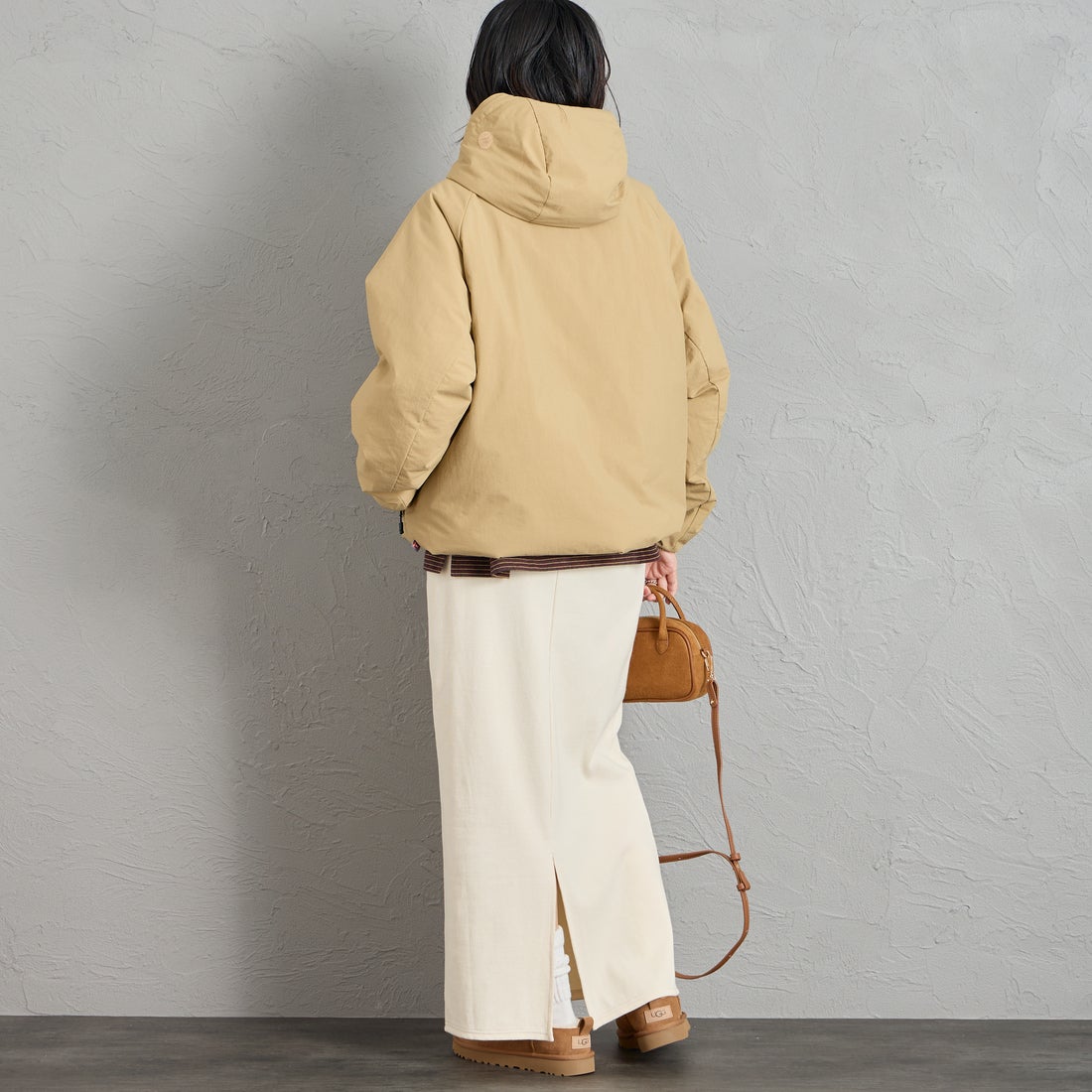 Marmot [マーモット] 別注 プリマロフト 中綿入りフードジャケット [MTFW26UJK348IN-JF] BEIGE &&モデル身長：160cm 着用サイズ：S&&