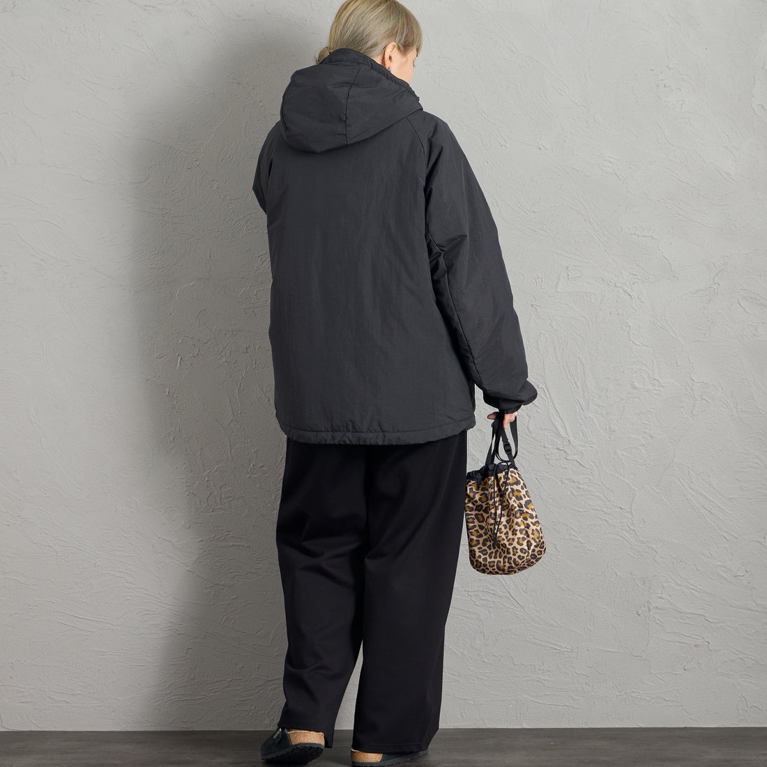 Marmot [マーモット] 別注 プリマロフト 中綿入りフードジャケット [MTFW26UJK348IN-JF] BLACK &&モデル身長：156cm 着用サイズ：S&&