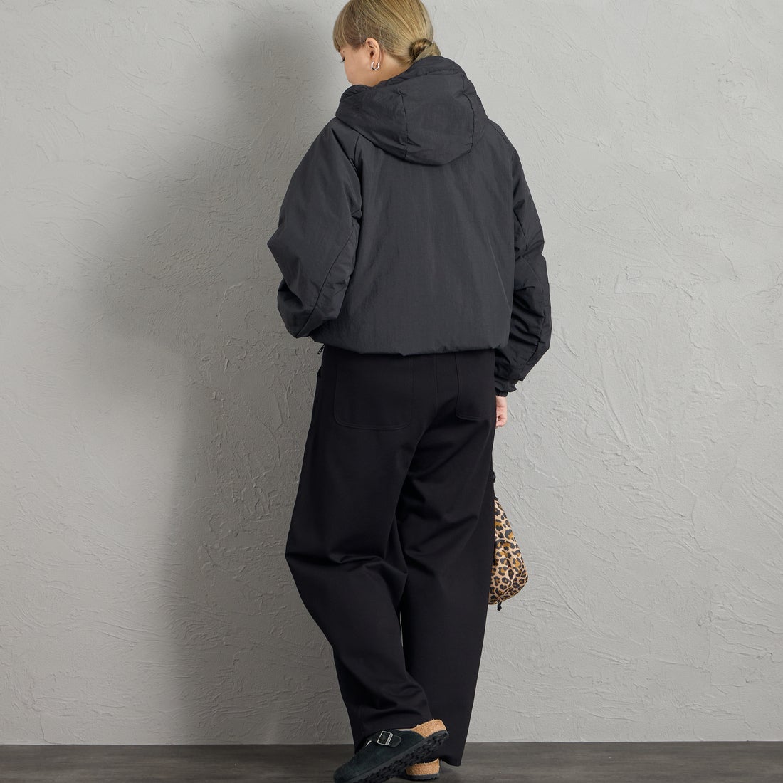 Marmot [マーモット] 別注 プリマロフト 中綿入りフードジャケット [MTFW26UJK348IN-JF] BLACK &&モデル身長：156cm 着用サイズ：S&&