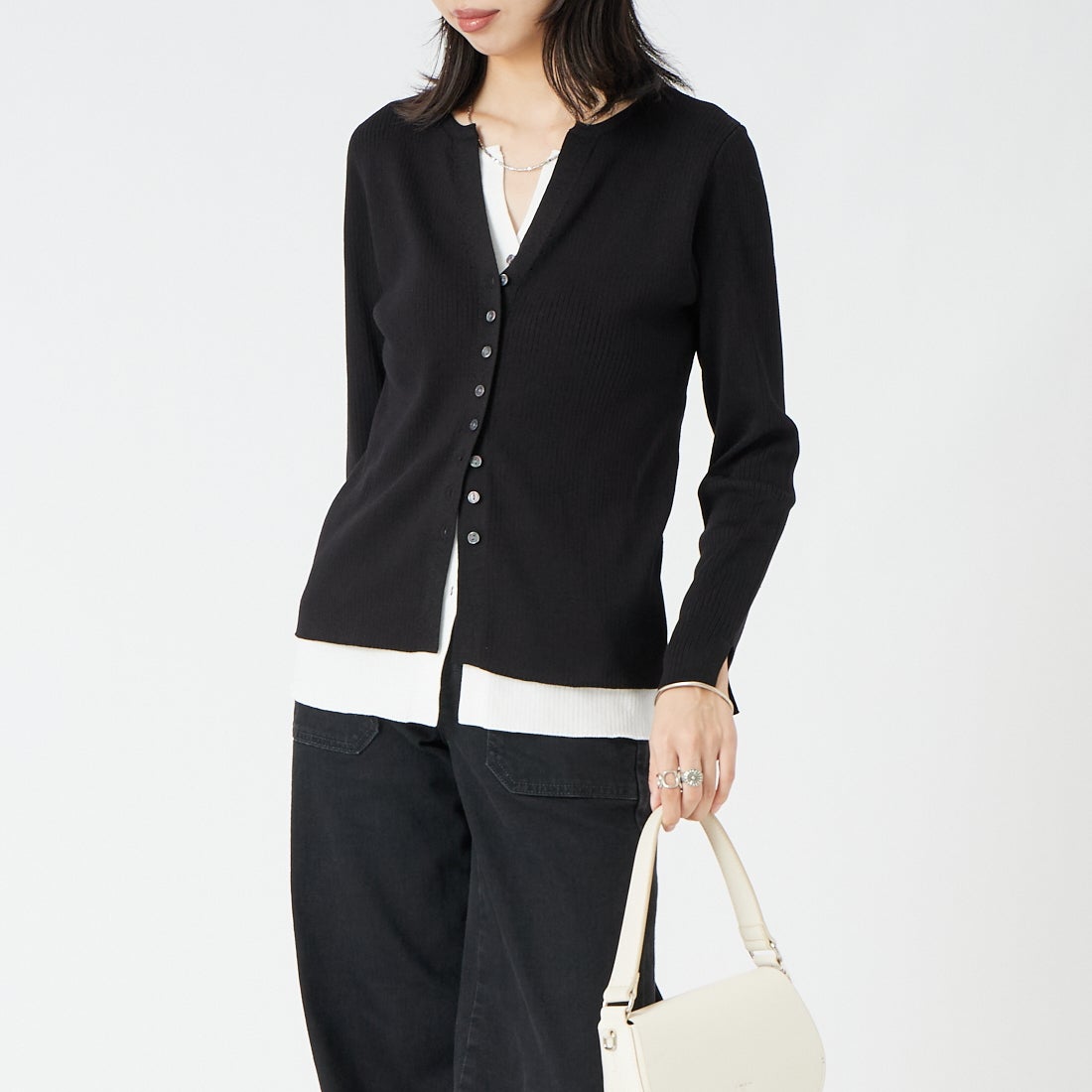 TORRAZZO DONNA [トラッゾドンナ] レイヤードバイカラートップス [6268-450] 19 BLACK &&モデル身長：162cm 着用サイズ：F&&