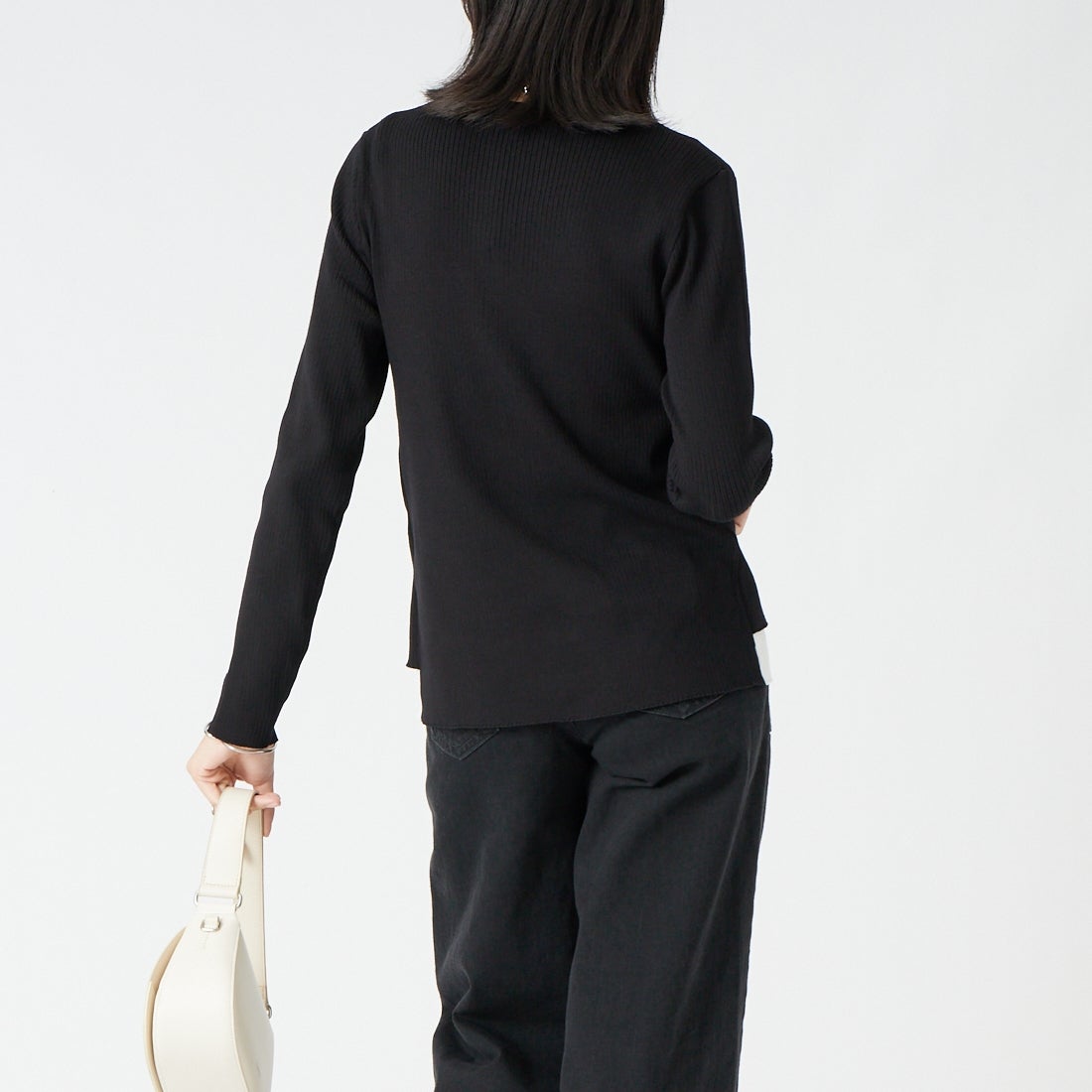 TORRAZZO DONNA [トラッゾドンナ] レイヤードバイカラートップス [6268-450] 19 BLACK &&モデル身長：162cm 着用サイズ：F&&