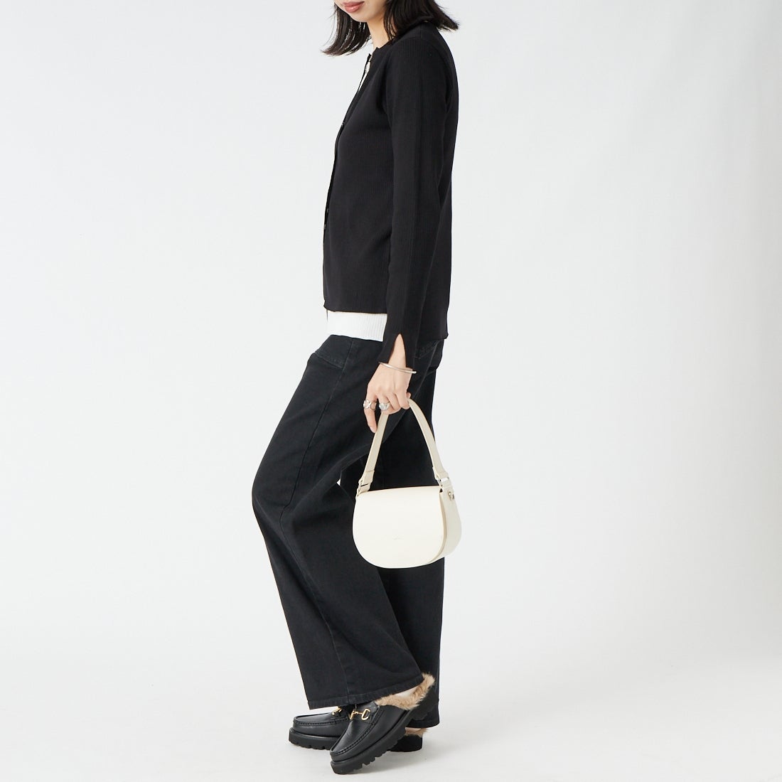 TORRAZZO DONNA [トラッゾドンナ] レイヤードバイカラートップス [6268-450] 19 BLACK &&モデル身長：162cm 着用サイズ：F&&