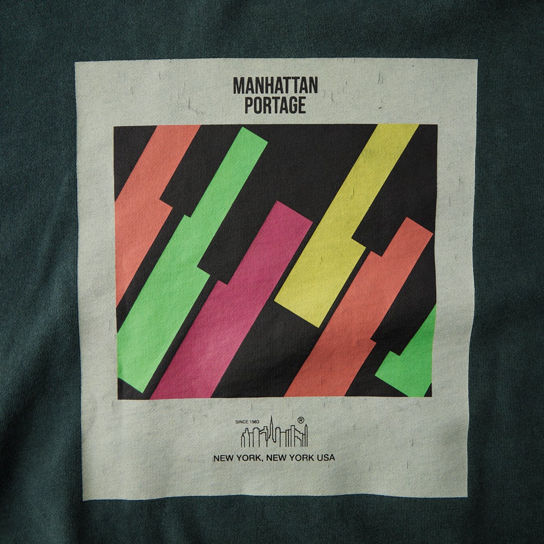 MANHATTAN PORTAGE [マンハッタンポーテージ] バックプリント スウェットパーカー [26FW-MP-M654] D.GREEN