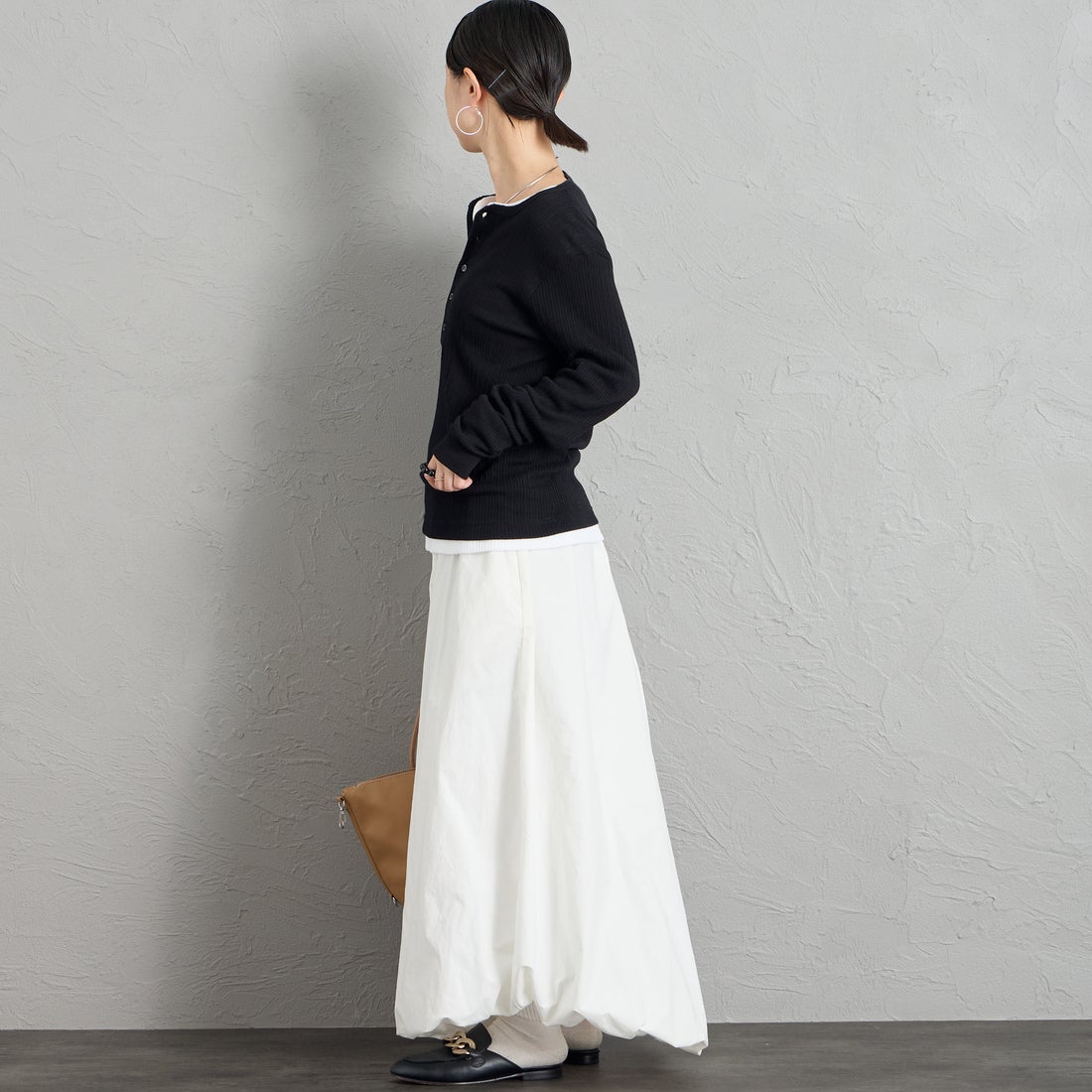 GICIPI [ジチピ] ORIGANO/オリーガノ ヘンリーネック長袖Tシャツ [2622A] NERO &&モデル身長：150cm 着用サイズ：1&&
