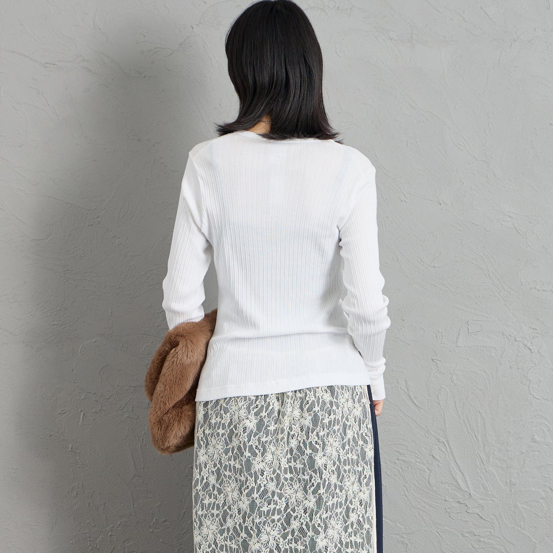 GICIPI [ジチピ] ORIGANO/オリーガノ ヘンリーネック長袖Tシャツ [2622A] BIANCO &&モデル身長：162cm 着用サイズ：1&&