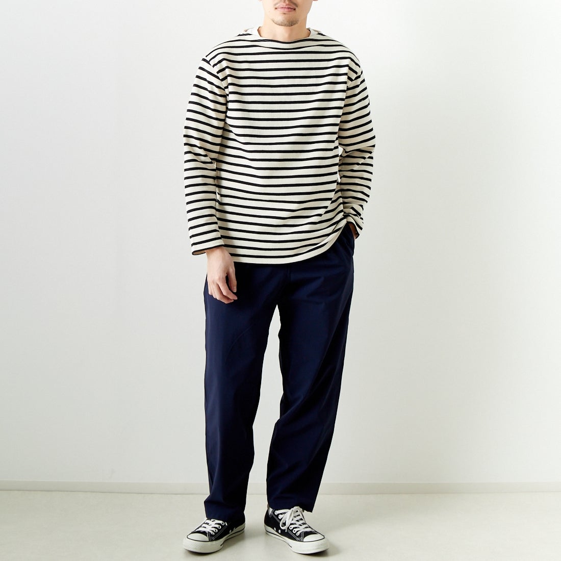 ST.JAMES [セントジェームス] バスクボーダーロングスリーブTシャツ [OUESSANT-RA] ECR/NOI&&モデル身長：168cm 着用サイズ：4&&