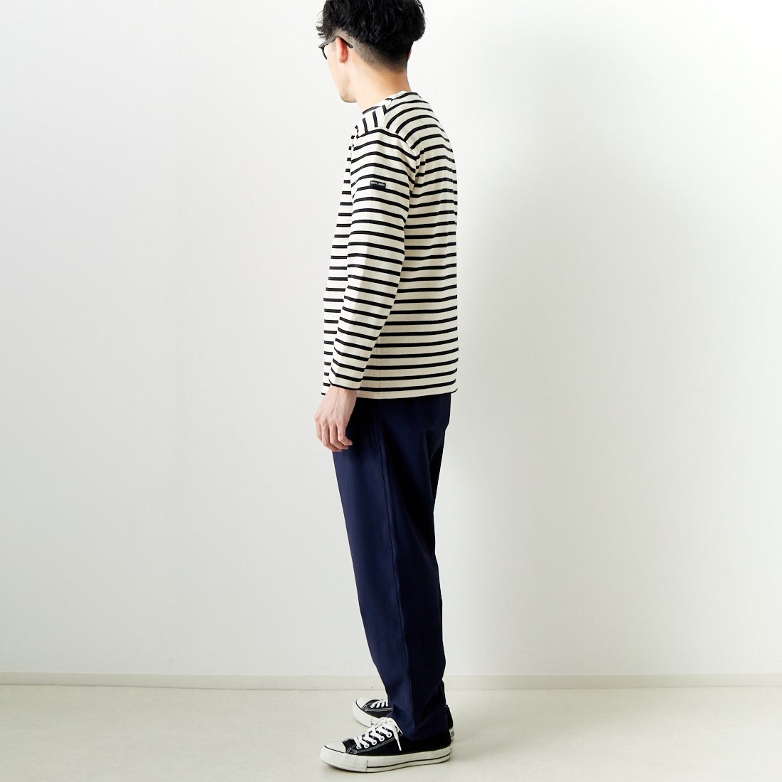 ST.JAMES [セントジェームス] バスクボーダーロングスリーブTシャツ [OUESSANT-RA] ECR/NOI&&モデル身長：168cm 着用サイズ：4&&