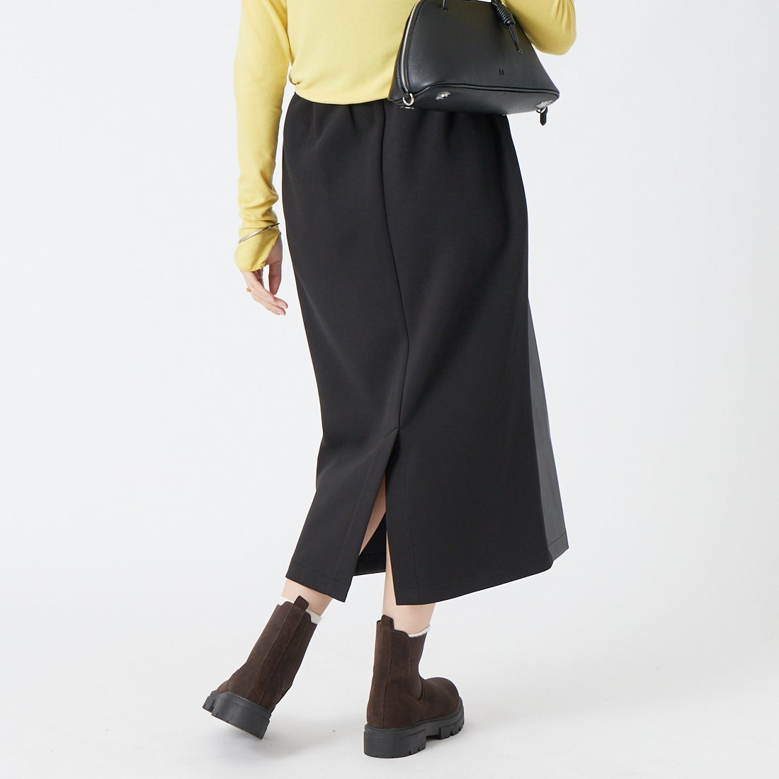 CHIGNON [シニヨン] カットソーコンビ フェイクレザースカート [2864-043KK] BLACK &&モデル身長：162cm 着用サイズ：36&&
