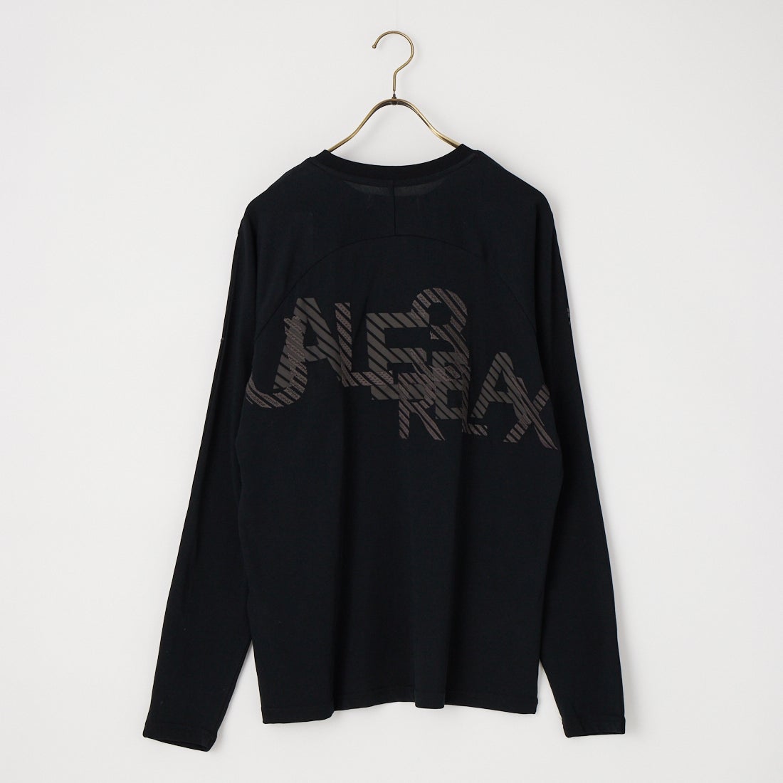 1PIU1UGUALE3 RELAX [ウノ ピゥ ウノ ウグァーレ トレ] 発泡プリント シャドウロゴ ロングTシャツ [UST-26157] SN90 BLACK