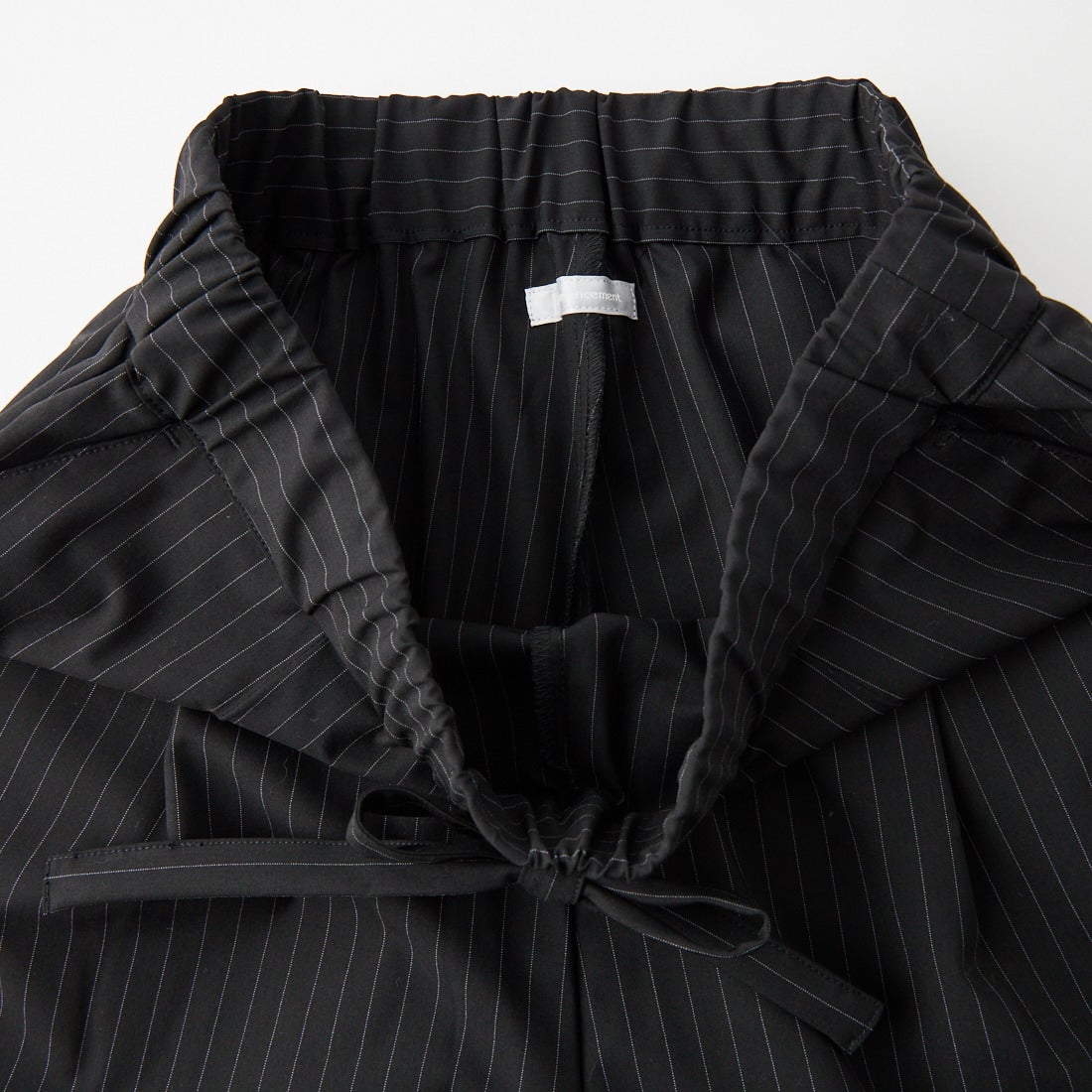 Commencement [コメンスメント] ストライプボリュームリラックスパンツ [C-338] BLACK