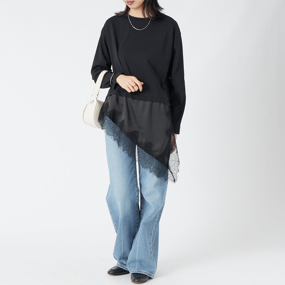 Maison de L'allure [メゾン ドゥ ラリュール] レースドッキングプルオーバー [M26332012] 09 BLACK &&モデル身長：162cm 着用サイズ：F&&
