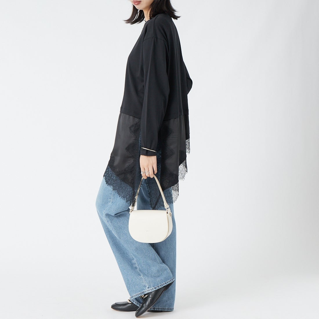 Maison de L'allure [メゾン ドゥ ラリュール] レースドッキングプルオーバー [M26332012] 09 BLACK &&モデル身長：162cm 着用サイズ：F&&