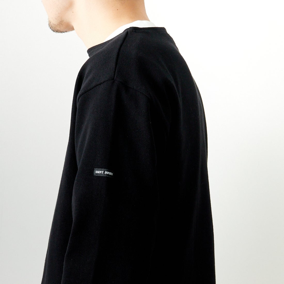 ST.JAMES [セントジェームス] バスクロングスリーブTシャツ [OUESSANT-UA] NOIR&&モデル身長：168cm 着用サイズ：5&&