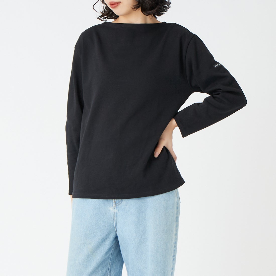 ST.JAMES [セントジェームス] バスクロングスリーブTシャツ [OUESSANT-UA] NOIR &&モデル身長：162cm 着用サイズ：3&&