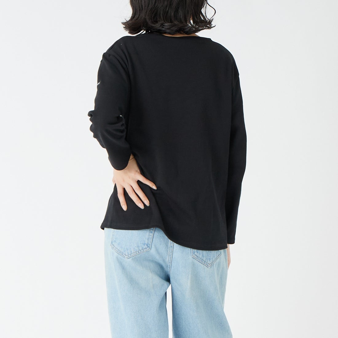 ST.JAMES [セントジェームス] バスクロングスリーブTシャツ [OUESSANT-UA] NOIR &&モデル身長：162cm 着用サイズ：3&&