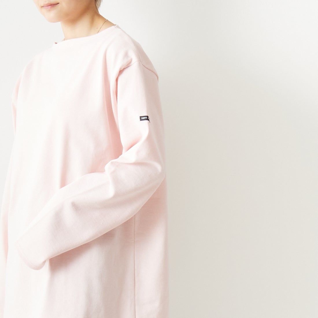 ST.JAMES [セントジェームス] バスクロングスリーブTシャツ [OUESSANT-UA] DRAGEE &&モデル身長：160cm 着用サイズ：7&&
