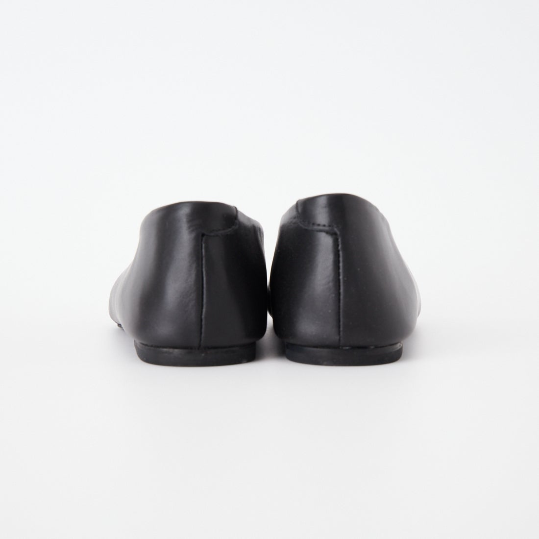 VINILO [ヴィニーロ] ナッパレザーフラットパンプス [AT-3502-01-NA] BLACK