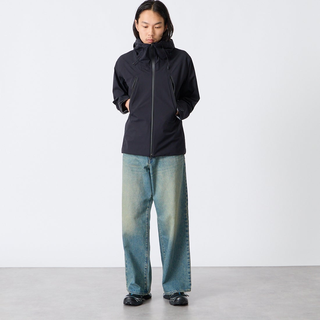DESCENTE ALLTERRAIN [デサントオルテライン] クレアス ハードシェルジャケット [DU6FWBA1M] BK00 &&モデル身長：175cm 着用サイズ：S&&